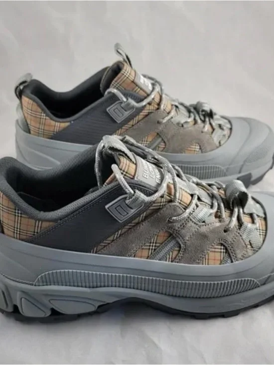 Burberry Men’s BURBERRY
ARTHUR SNEAKERS
STYLE: M STORY
ITEM NUMBER: 80438641003 - Picture 3 of 8